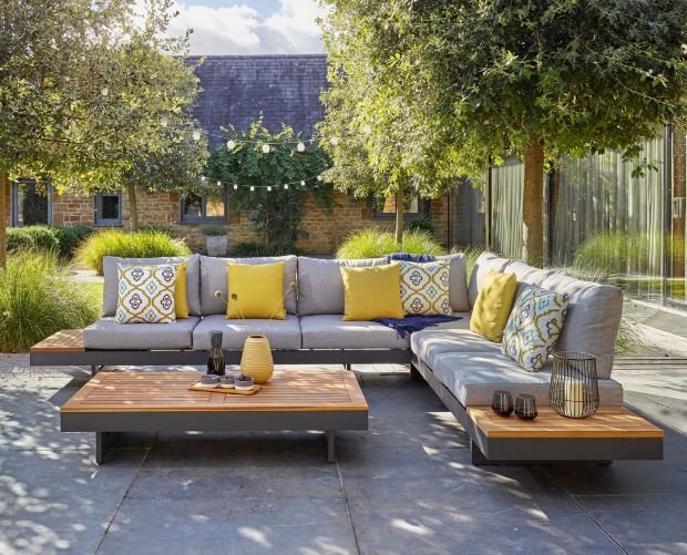 Best Outdoor Upholstery Services in Dubai