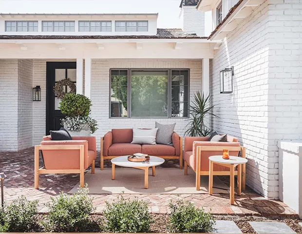 Sunbrella Fabric Upholsterd outdoor furniture